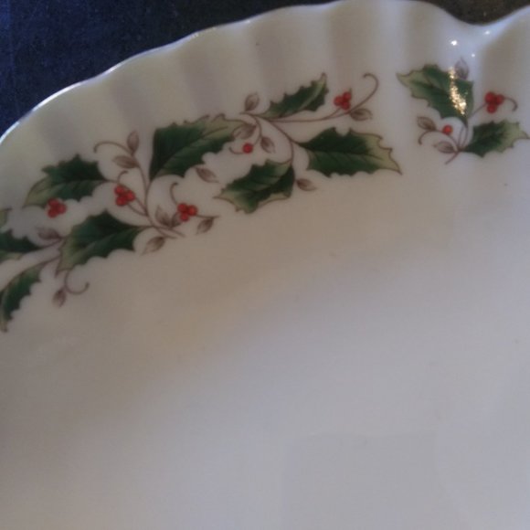 Made in Japan Porcelain Ware Bon Bon Candy trinket dish Holly Christmas - Picture 11 of 15